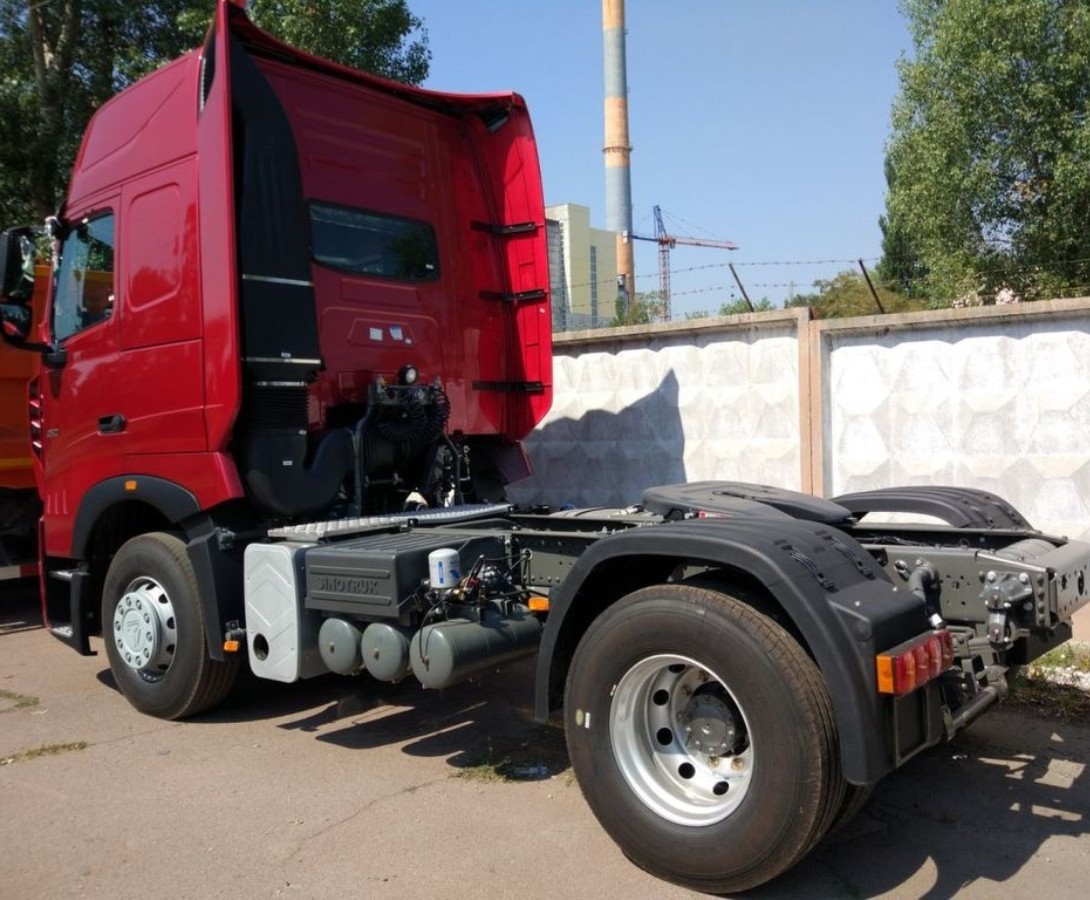 тип дизельного топлива евро 2 Камион тележки 4×2 трактора Хово А7 танка 300Л
