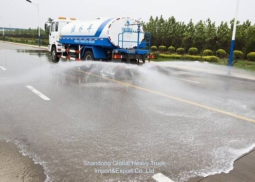 Sinotruk 3000 литровый водонагреватель Спринклерный грузовик для транспортировки воды и очистки дорог