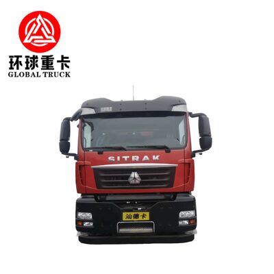 Фракционный грузовик с дизельным двигателем, оснащенный высоконапорным насосом и проходимостью по бездорожью для стимуляции нефтяных скважин