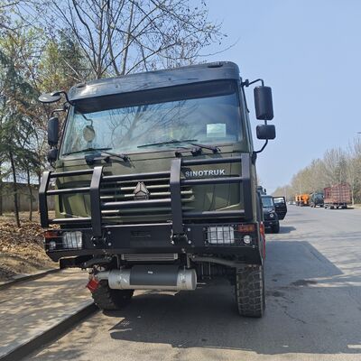 HOWO 6x6 внедорожный топливный танк с 20-тонной полезной нагрузкой и дизельным двигателем для добычи полезного топлива