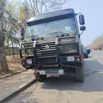 HOWO 6x6 внедорожный топливный танк с 20-тонной полезной нагрузкой и дизельным двигателем для добычи полезного топлива