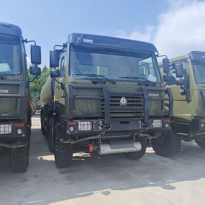 HOWO 8×8 топливный танк с вместимостью 30000 л и двигателем 371 л.с. для перевозки тяжелого топлива