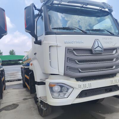 Автоцистерна для перевозки сжатого природного газа HOWO NX 6×4 с двигателем мощностью 400 л.с. и емкостью 30 000 л для перевозки дизельного и бензина
