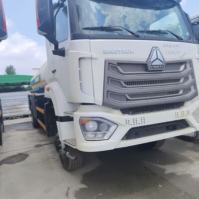 Автоцистерна для перевозки сжатого природного газа HOWO NX 6×4 с двигателем мощностью 400 л.с. и емкостью 30 000 л для перевозки дизельного и бензина