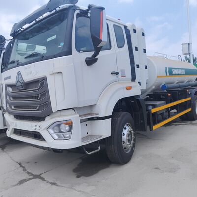HOWO NX 6×4 CNG Tank Truck с двигателем 400 л.с. и полезной нагрузкой 20 т для транспортировки дизельного топлива и бензина