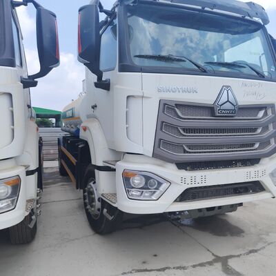 HOWO NX 6×4 CNG Tank Truck с двигателем 400 л.с. и полезной нагрузкой 20 т для транспортировки дизельного топлива и бензина