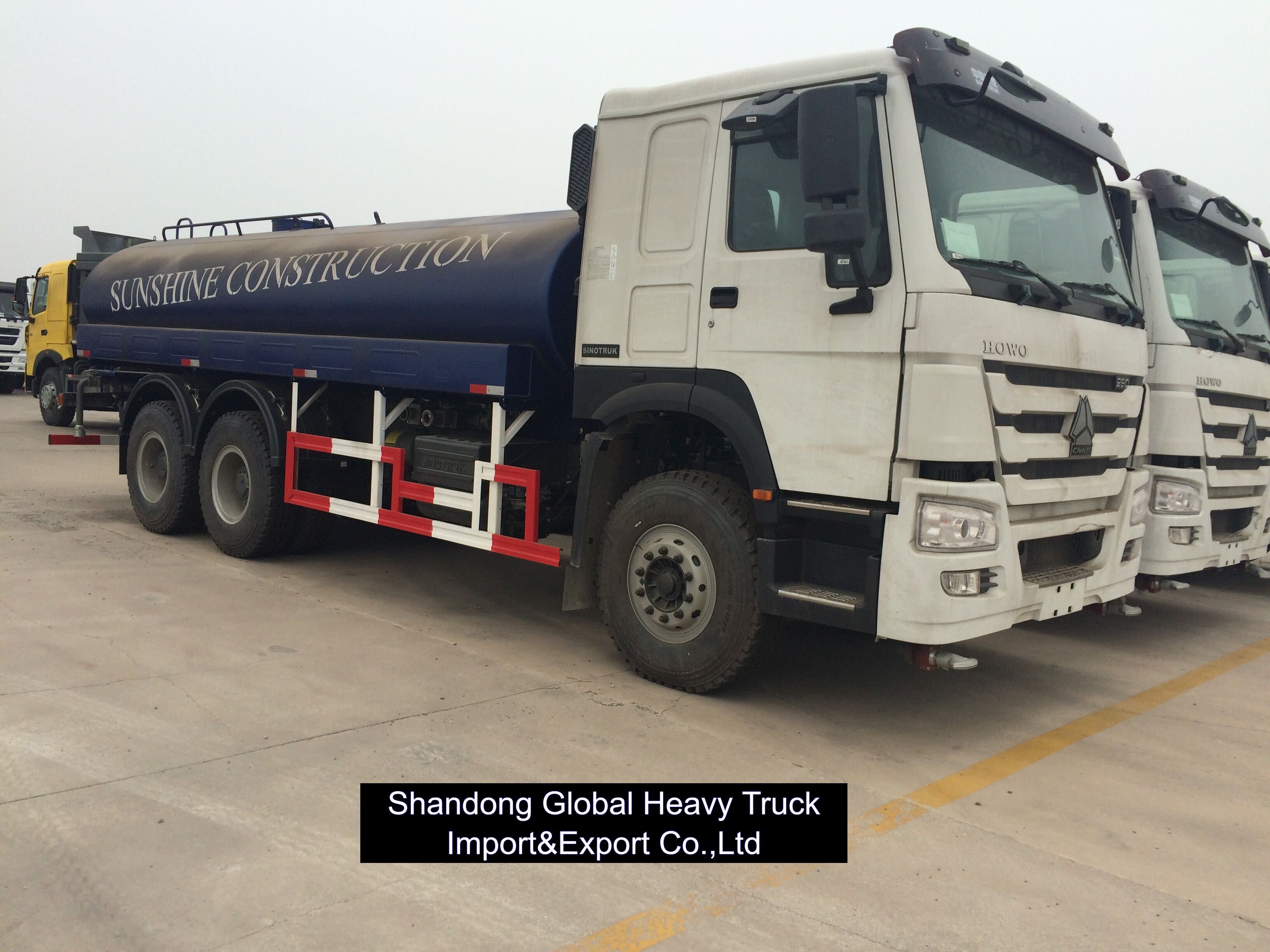 Sinotruk HOWO 4X2 6X4 6 колес 10 колес 5000 литров 10000 литров 20000 литров Посыпать водой Боузер грузовик Вода грузовик Танкер грузовик