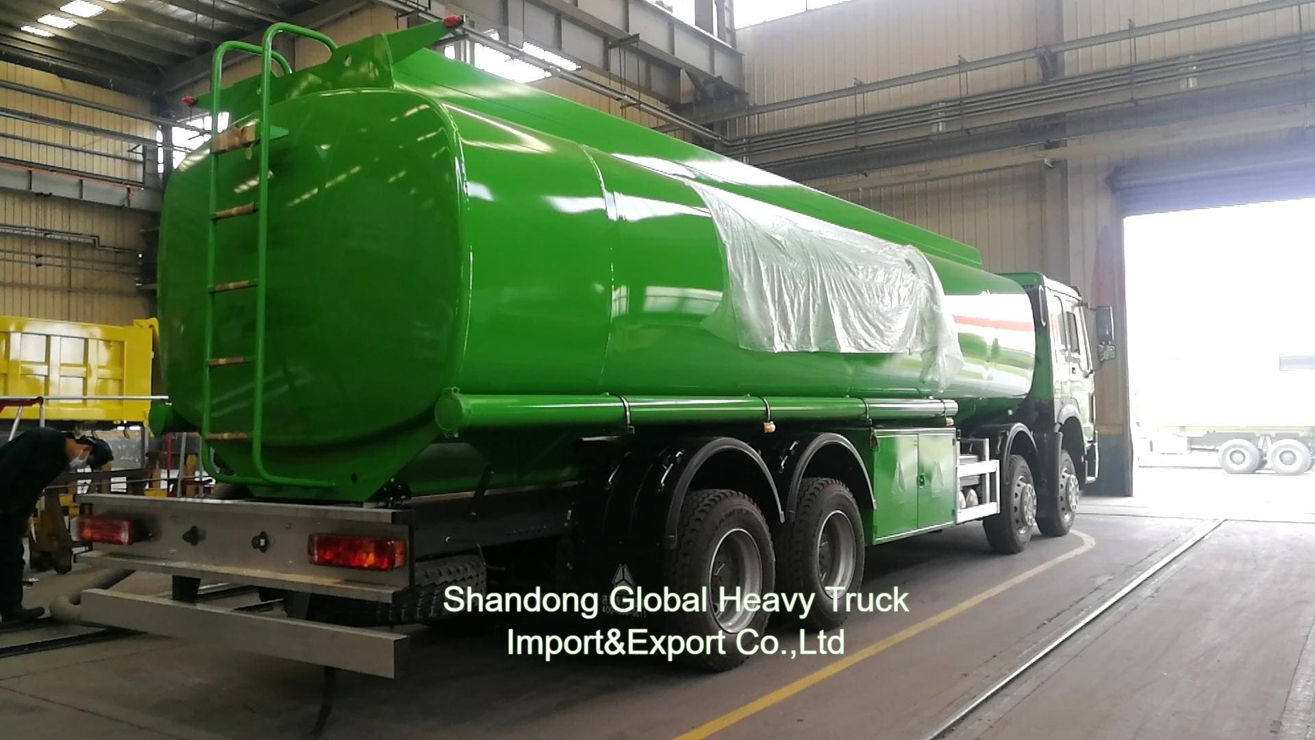 Sinotruk HOWO 8*4 Грузовик с топливным баком 12 колес Нефтяной танкер 30000L Деспансерный грузовик