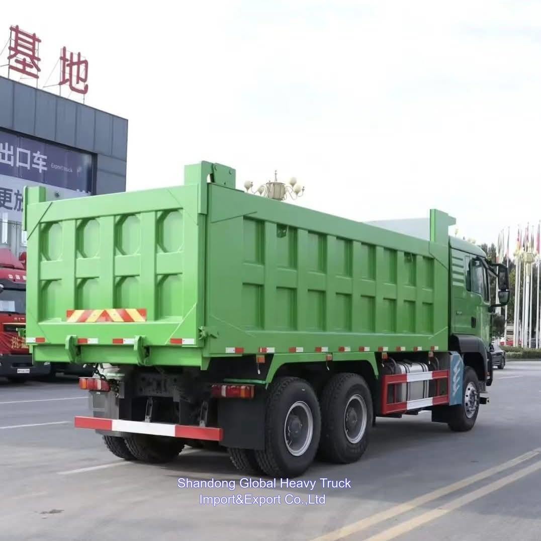 С другой стороны, грузовик Sino Sinotruk HOWO 371 6*4 A7 8*4 Tipper