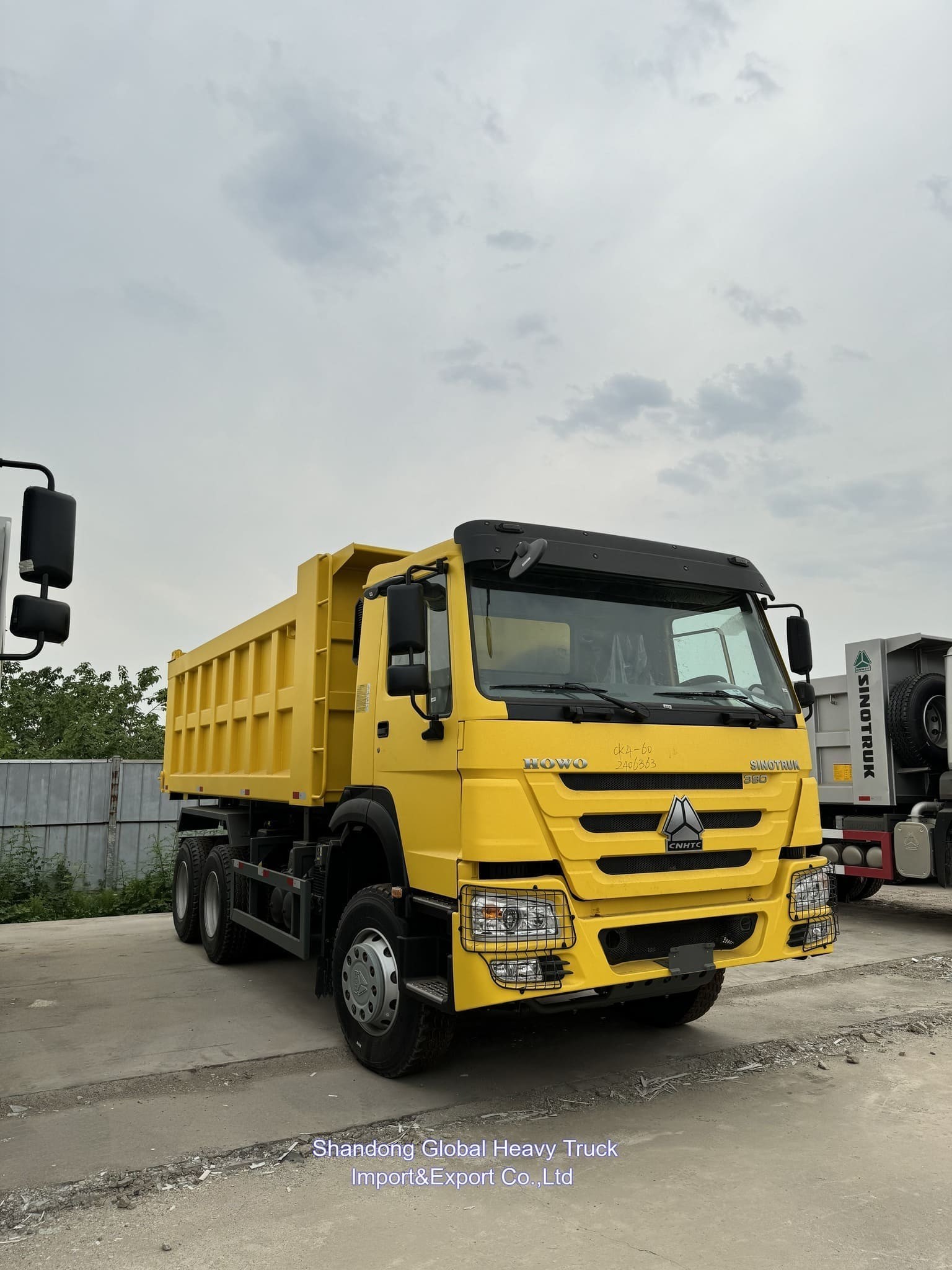 Sinotruck HOWO 25t-100t 8*4 Дизель Использованный транспорт Доставка грузовик 12 колесный грузовик