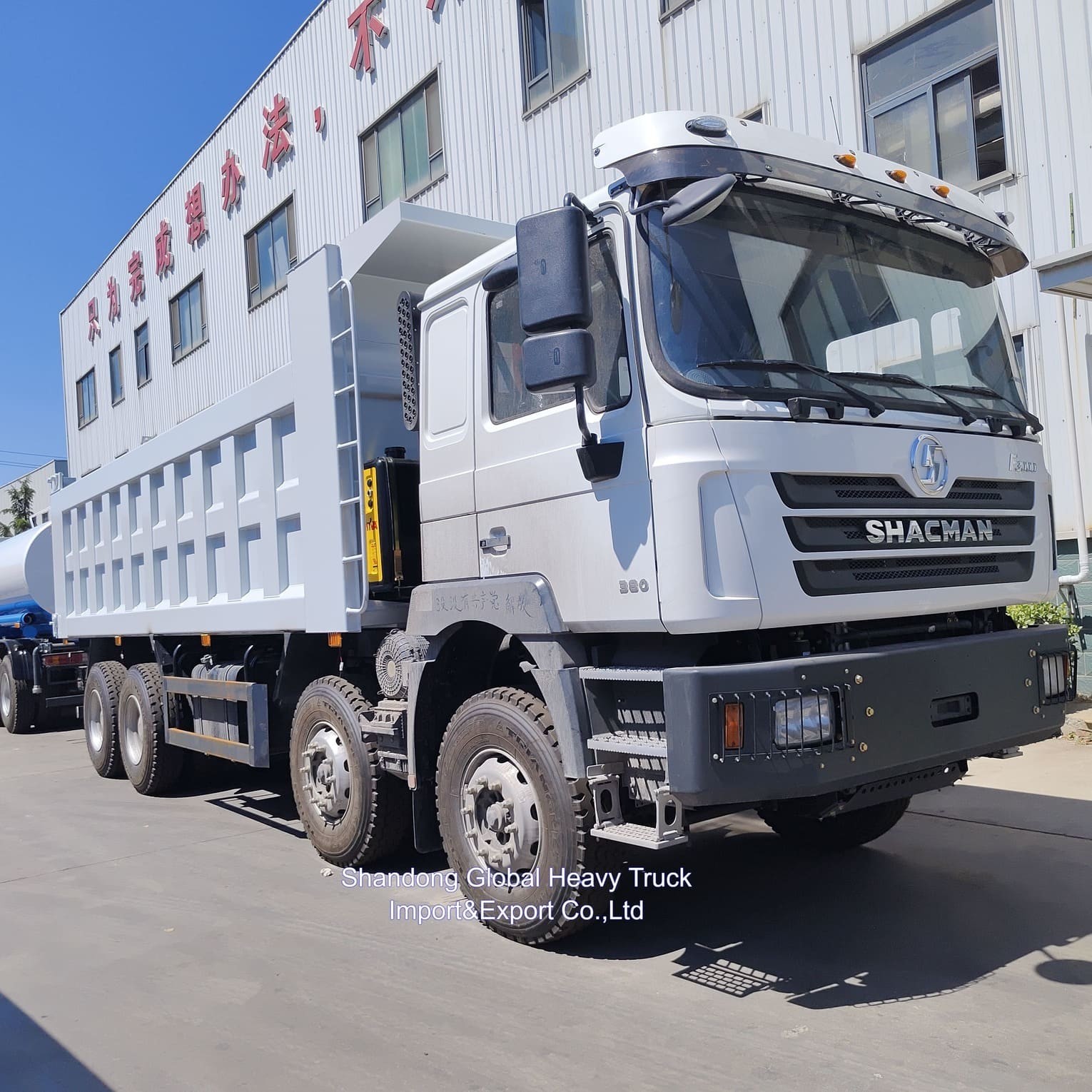 Самосвал Shacman 30м3 с кузовом увеличенной длины 8X4, 12-колесный, для тяжелых условий эксплуатации, двигатель дизельный 400 л.с., новый самосвал