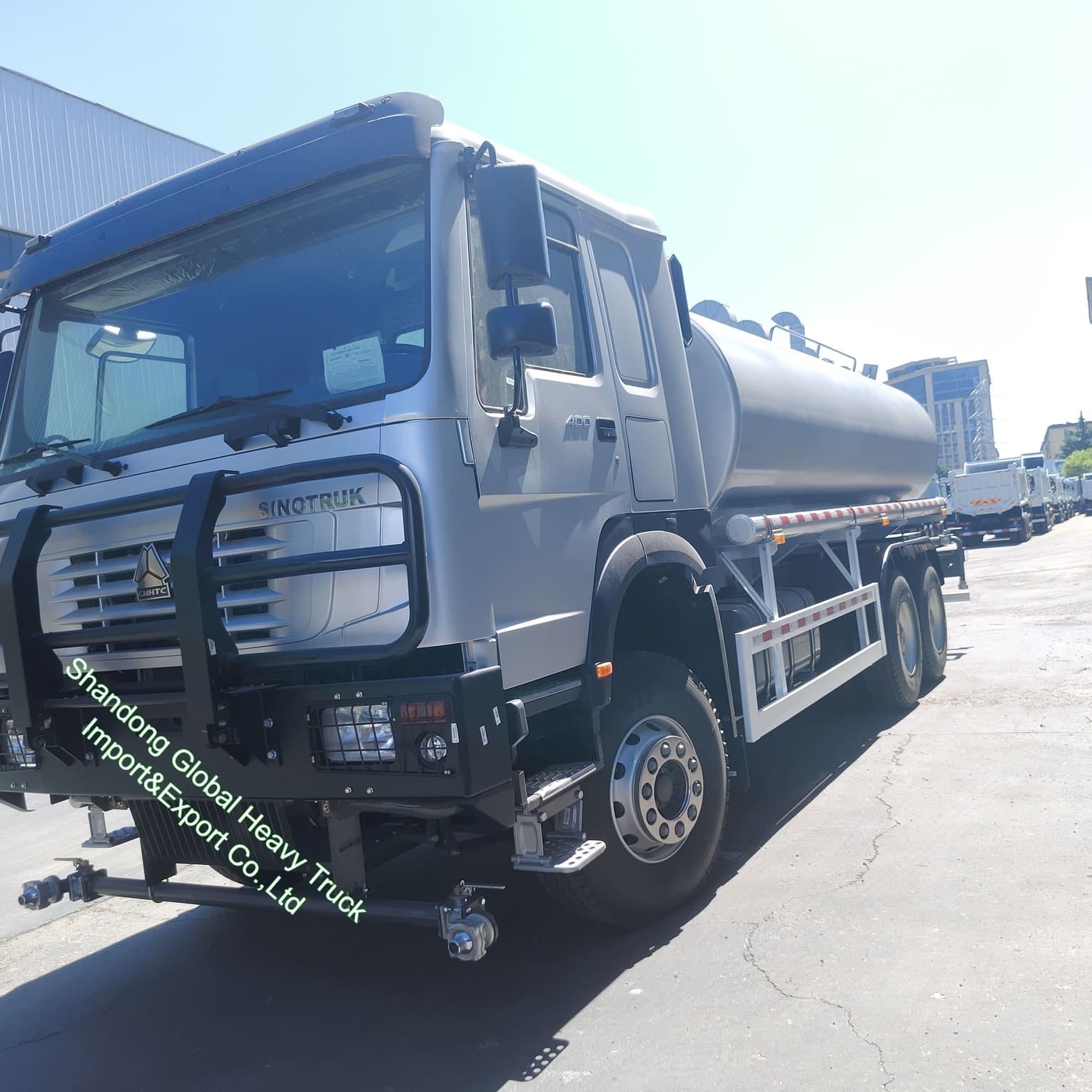 HOWO Водосборный грузовик Sinotruck HOWO 6*4 Спринклерный грузовик 20000 литров Водосборный грузовик для продажи