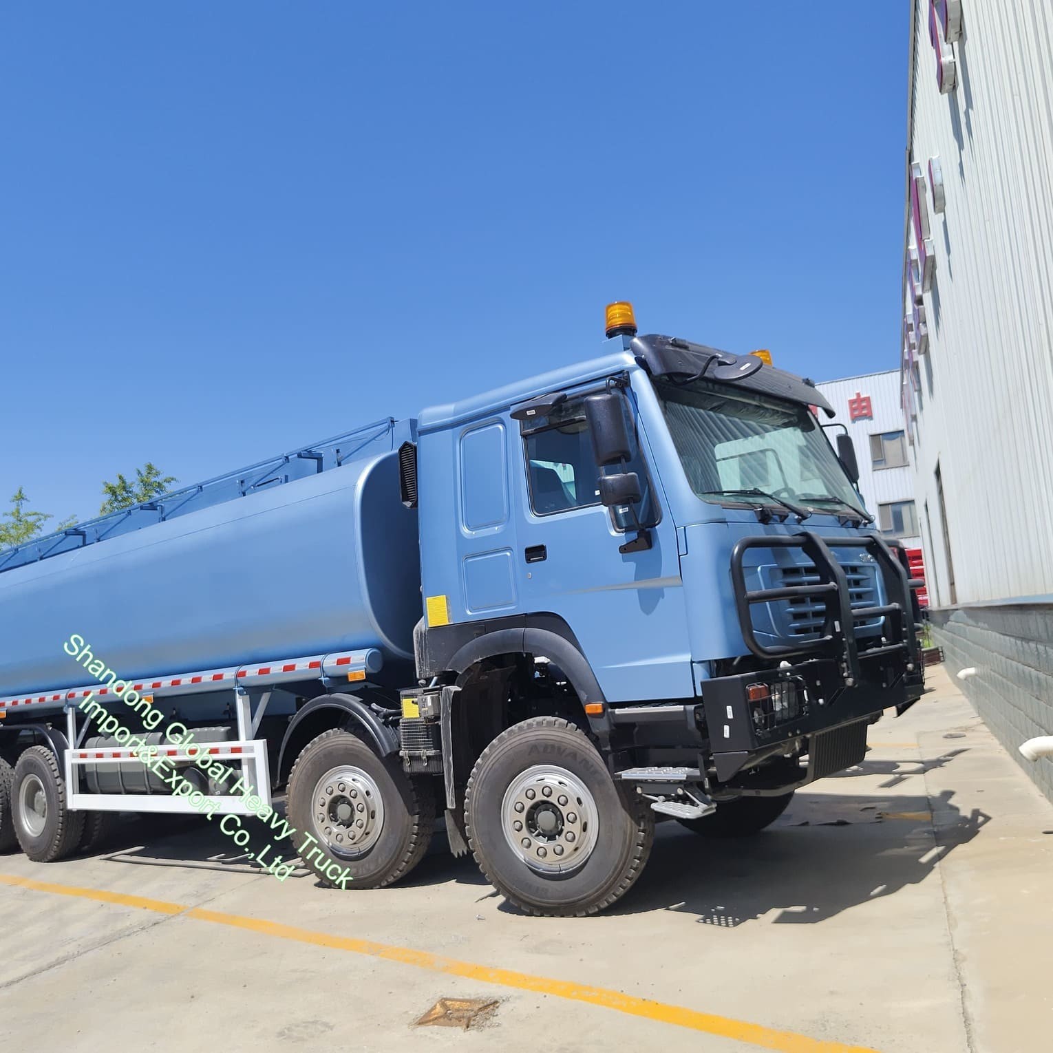 Высокий Sinotruk 8*4 12 колес LHD Rhd дизельное топливо газ нефть доставка б/у автоцистерна