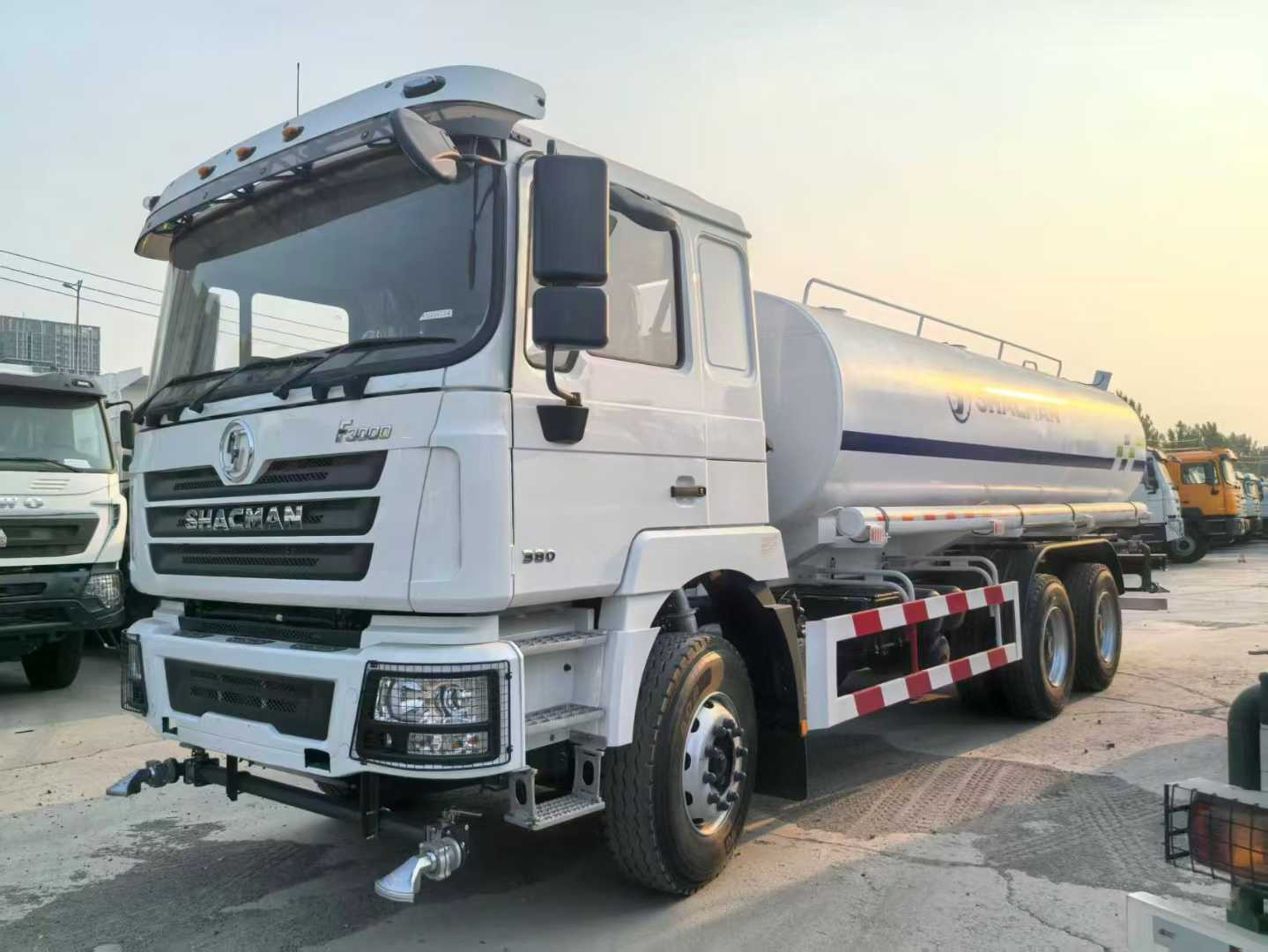 Заводская цена Shacman 6X4 20000L Водовоз 20 тонн Водосборщик Водовоз Нержавеющая сталь Водовоз для продажи
