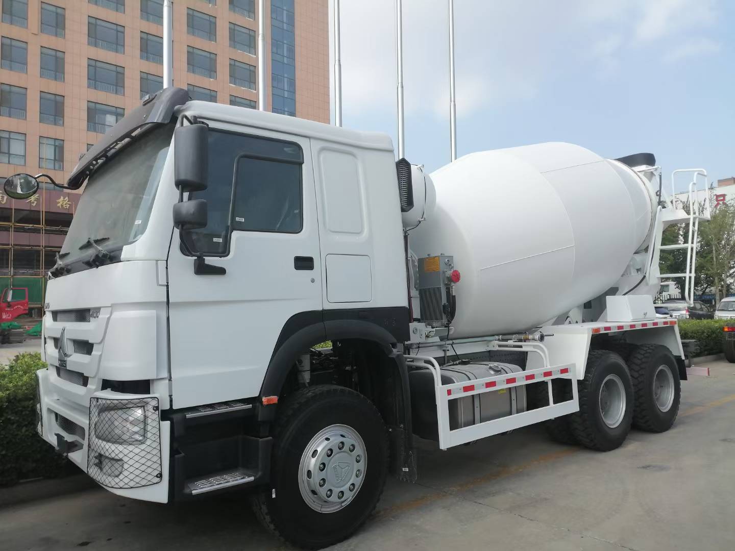 Sinotruk HOWO 8×4 12CBM Бетономешалка с двигателем 371 л.с. для тяжелого строительства