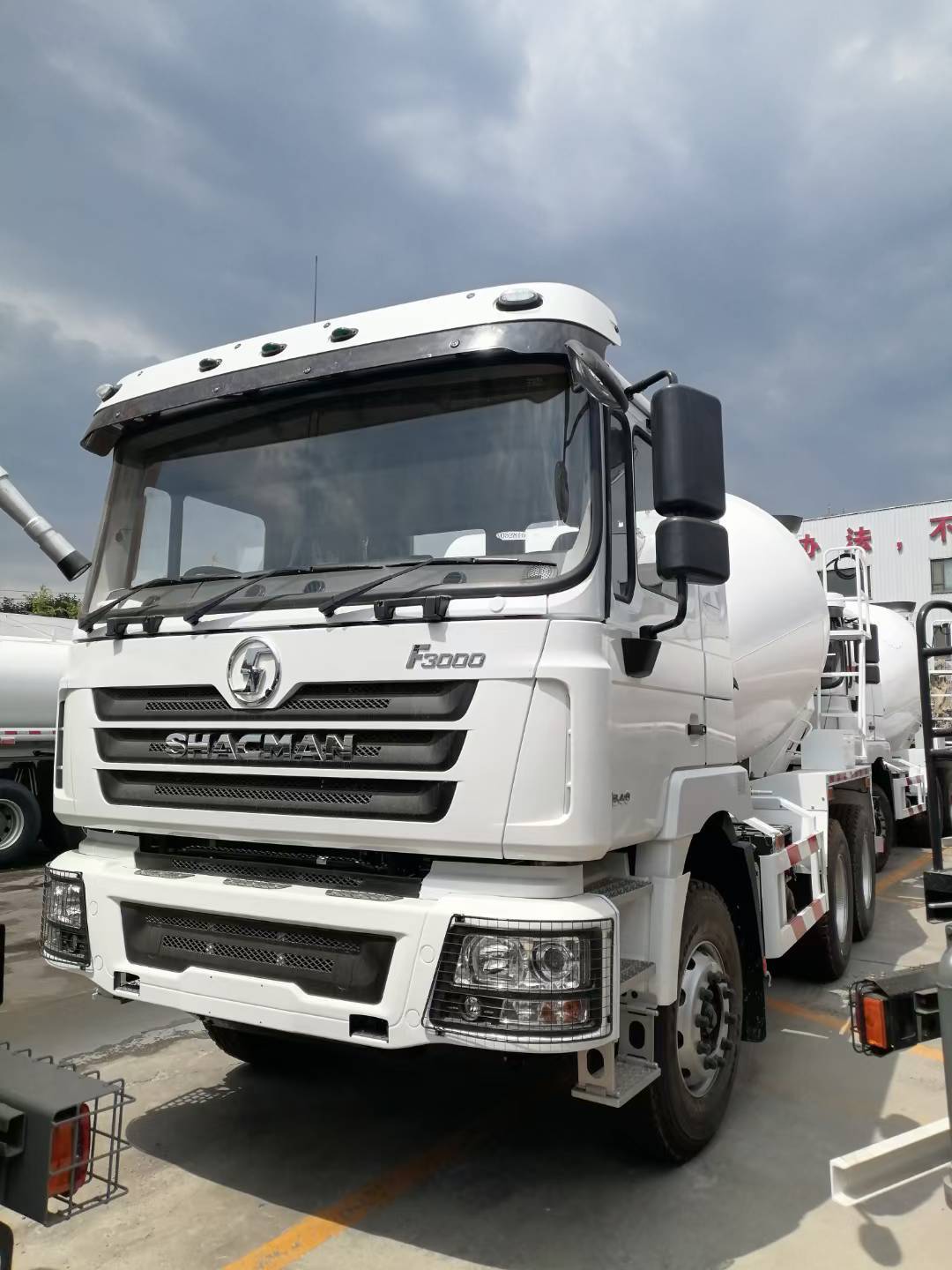 Самосвал-бетоносмеситель Sinotruk HOWO 8X4 371 л.с. 14 куб.м. Zz1317n3261W
