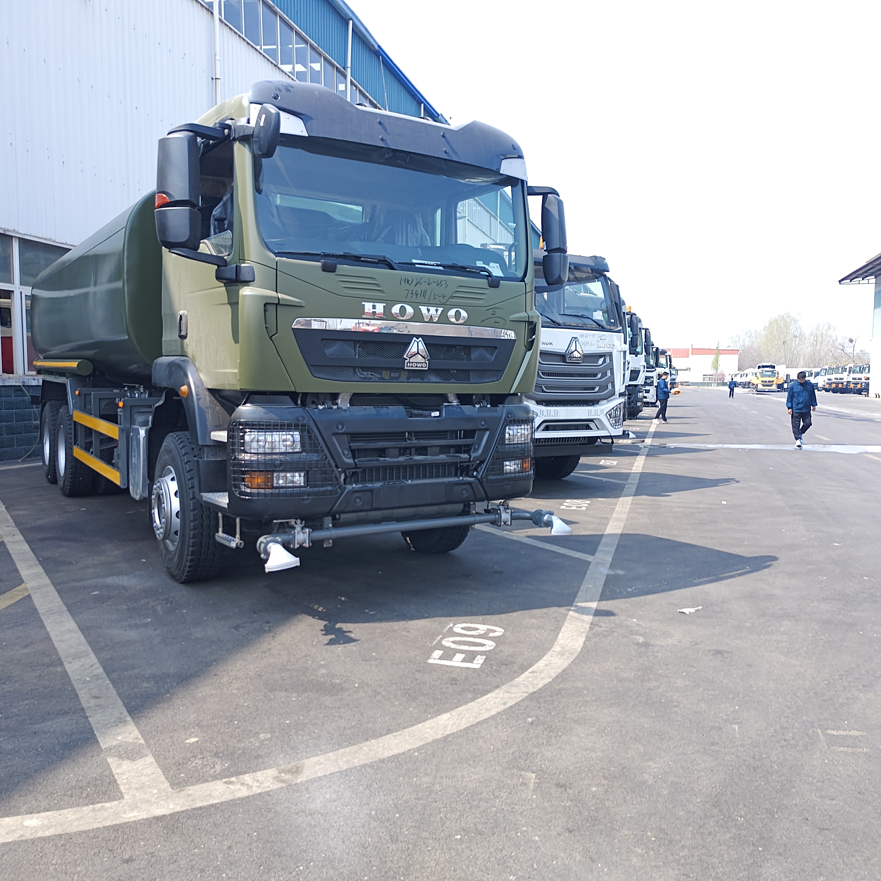 HOWO TX 6×4 Водосборник с 20Т полезной нагрузкой и стандартом выбросов Евро 2 для подавления пыли на дорогах и муниципального использования