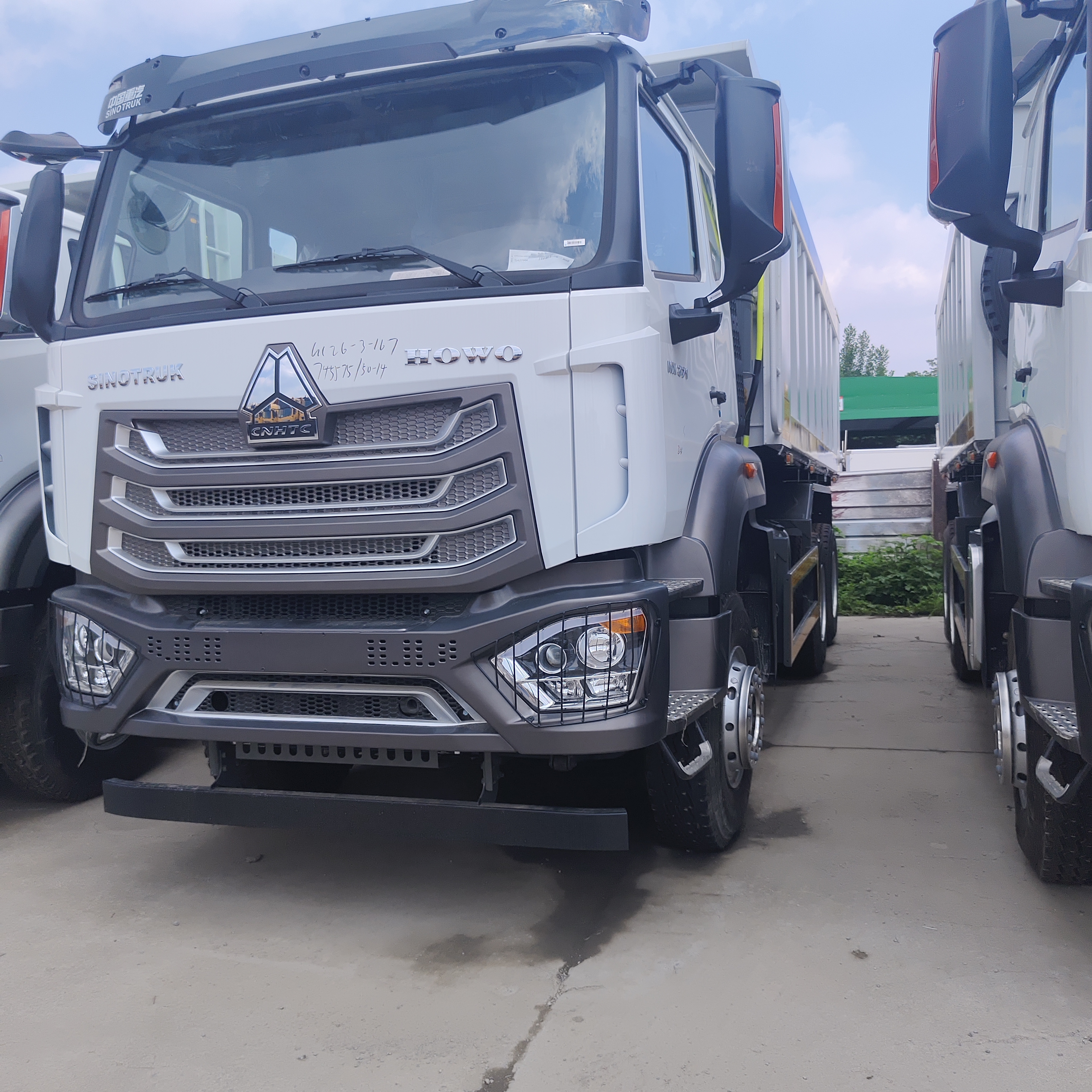 HOWO NX 6×4 тяжелый грузовик для добычи полезных ископаемых с двигателем 430 л.с. и полезной нагрузкой 30-35 тонн для Африки