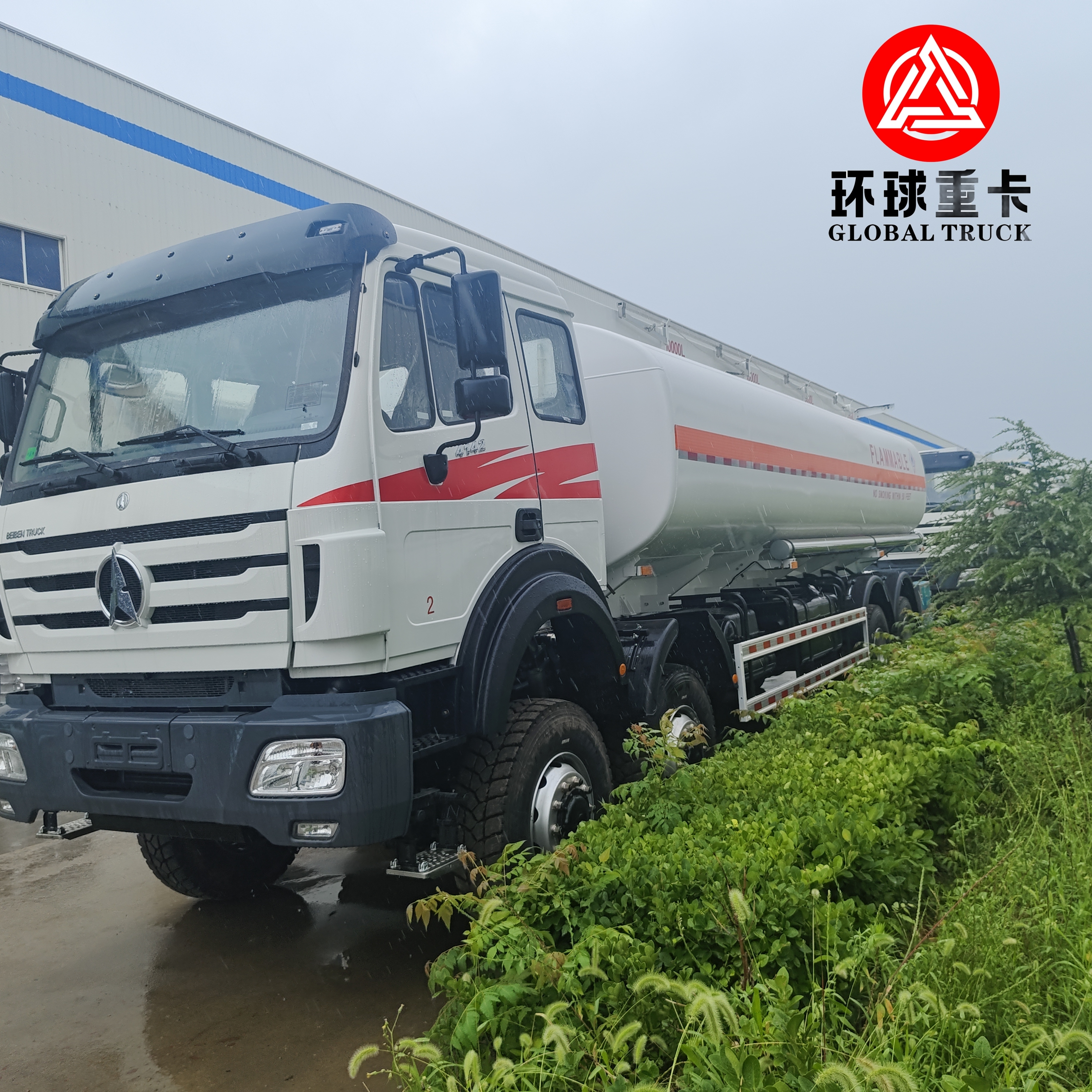 Бенбей 8x8 35 000 л Автоцистерна для перевозки нефти Тяжелый топливозаправщик для горнодобывающих проектов в Конго