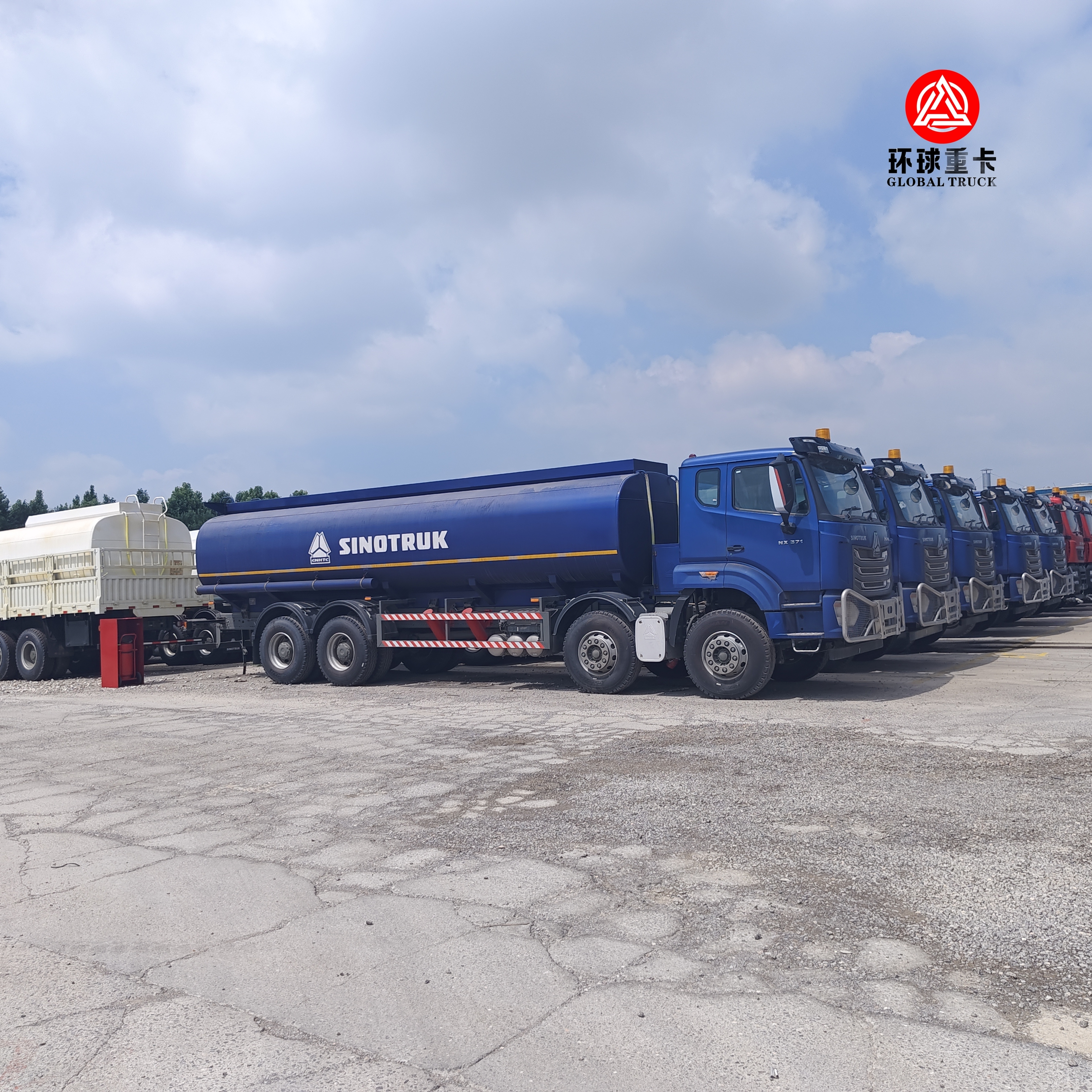 Топливозаправщик HOWO NX 8x4 30000 л, тяжелый дизельный автоцистерна для рынка Танзании